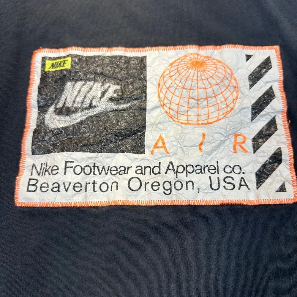 Nike‎ Air Mens Black Graphic T-Shirt World Map Embroidered Logo CT6540-010 Small